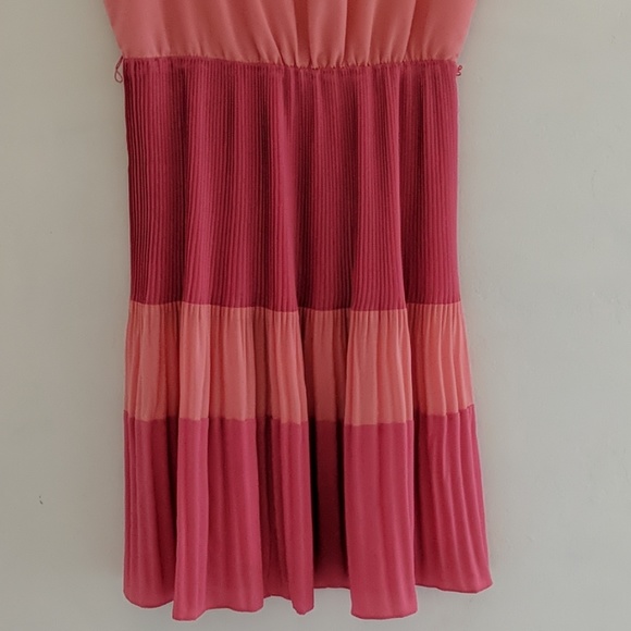 Dress - Picture 6 of 8